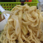 ラーメン二郎 - 口いっぱい頬張って下さいませ