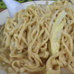 ラーメン二郎 - 　この麺を食べてみて〜