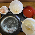 おふくろ亭 - 2023/01/24
      白ホル定食 ニンニク 大飯 500円
      チキンカツ 100円