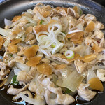 おふくろ亭 - 2023/01/24
      白ホル定食 ニンニク 大飯 500円
      チキンカツ 100円