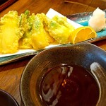 創作料理と串カツ屋 ZENKAI - 博多つぼみ菜の天ぷら