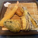 天ぷら家 てんてん - てんてん定食（960円）なす、ピーマン、えび、たら、