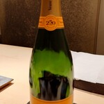 くろ﨑 - Veuve Clicquot Yellow Label Brut
