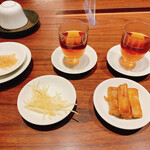 Nanshou Mantouten - セットの紹興酒飲み比べと醤油味の切り干し大根^ - ^