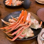 Izakaya Sumibiyaki Shouhachi - 名物ゆでたて紅ずわいがに。3000円