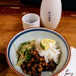 シンスケ - 塩納豆とイカの薬味仕立て 935円