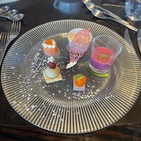 DINING & BAR TABLE 9 TOKYO - 