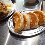 SAPPORO餃子製造所 - 餃子とタレザンギ