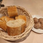 パリのワイン食堂 - パン､リエット