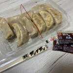 肉汁餃子のダンダダン  川越店 - ◉焼き餃子（一枚 8ヶ入り）／586円税込