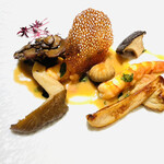 シェ・イノ - 足赤海老と旬のキノコソテー