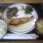 ごはん畑 - ぶり照り焼き　と　味噌汁
