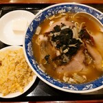 中華居酒屋料理 餃子屋 - 