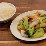 福来閣 - イカと野菜炒め、ライス