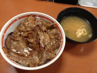東京チカラめし - 焼き牛丼には味噌汁がつきます