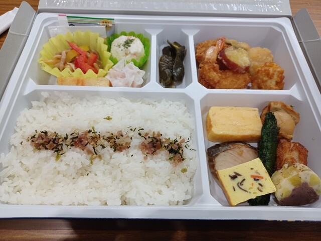 四季の料理梅田 - 小鶴新田（弁当）の写真