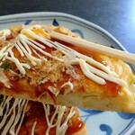 Kamifuusen - 薄めのお好み焼きだけど、キャベツがシャキシャキ