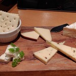 YEBISU BAR - ４種チーズの盛合せ