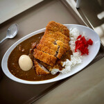 府中自動車運転免許試験場食堂 - ▪️カツカレー ¥870＋味付玉子 ¥120 ［by pop_o］