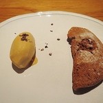 Point - デセール　チョコレートのスフレPoint風、キャラメルアイス