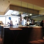 Point - 潔いくらいのオープン・キッチン