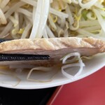 ラーメン もっけだの - 『ハーフラーメンニンニクヤサイマシマシ+ネギ』の豚