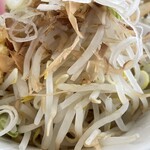 ラーメン もっけだの - 『ハーフ汁なしニンニクヤサイマシマシ+ネギ』のヤサイ