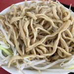 ラーメン もっけだの - 『ハーフ汁なしニンニクヤサイマシマシ+ネギ』の天地返し