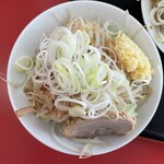 ラーメン もっけだの - 『ハーフ汁なしニンニクヤサイマシマシ+ネギ』