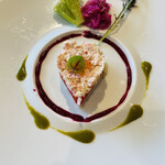 グランファミーユ・シェ松尾 - 冷前菜：ズワイ蟹のレムラードと柚子香るホタテのパテ2層仕立て彩りのソース