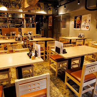 The store space is surrounded by gentle lights! Delicious food in a calm atmosphere◎