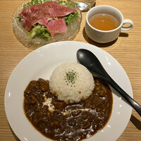 焼肉 赤坂 えいとまん - 和牛デミグラスソースビーフ1000円和牛サラダ&和牛コンソメスープ付き