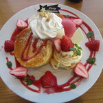 OISO CONNECT CAFE grill and pancake - いちご＆ホワイトチョコのモンブランパンケーキ