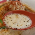 まこと屋 - 四川シビ辛担々麺のスープ