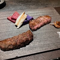 新宿 鉄板焼き YOKOTA - 鉄板焼き　黒毛和牛サーロイン＆黒毛和牛赤身肉  食べ比べ　with旬の焼き野菜