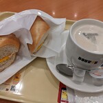 DOUTOR - ロイヤルミルクティーとホットサンド