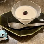 中華 本田 - 杏仁豆腐、フー