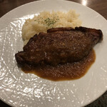 俺のフレンチ - 羊肉だったが書いておくべきだ。肉はともかく塩を振りすぎている。塩を使いこなせない人間に料理をする資格はない。