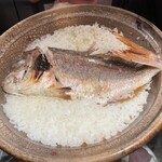 Anago Chirashi Komachi - マダイの土鍋飯