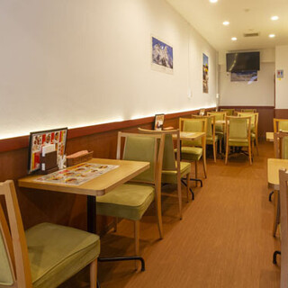[Near the station] Refreshing and stylish space suitable for small to large groups◎