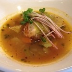 ラ カーサヒデ - ランチ スープのアップ 兵庫県産の鶏がジューシーで美味しい