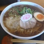 壱萬館 - 気仙沼ラーメン醤油 梅 大盛  800円也