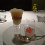 レフェルヴェソンス - ホワイトアスパラガス、栄螺、雲丹、ブラッドオレンジを2口で