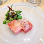 La Brianza - 長崎県産本まぐろカルパッチョソーテルヌ鮎の魚醤マリネライム泡。左中とろ右赤身、どちらもそれぞれ美味しい。マリネされているからか身の締りあり、味わい凝縮してる感じがします