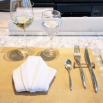 La Brianza - この日のお料理に合わせて選んで下さったワインはシャルドネ。ベルコッレランゲシャルドネ。落ち着いた味わいが好みだし美味しいです☆