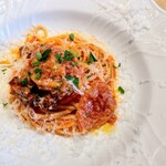 La Brianza - アマトリチャーナ。六本木本店のアマトリチャーナはグアンチャーレ使用♪パンツェッタより個人的に歯ざわり味わいも好みなので、嬉しいしとても楽しめました☆パンツェッタよりグアンチャーレ好き♡(๑´ڡ`๑)