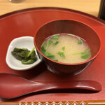 天ぷら やす田 - しじみ汁と香の物
