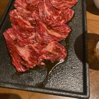 十勝ハーブ牛焼肉 MONMOM - これが焼きすきのお肉。このクオリティで3600円でした、汗