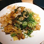 神戸六甲道ぎゅんた - 焼うどん　本音を言うとソースがしょっぱーーーーい