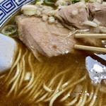 地鶏らーめん花道  - 「ブラウンラーメン」
熱々のスープ！